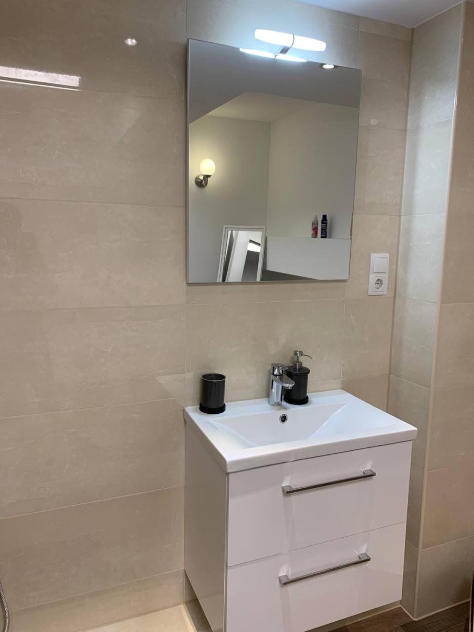 Central Private Rooms In Popular Neighborhood! Colónia Exterior foto