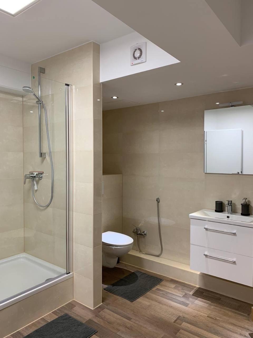 Central Private Rooms In Popular Neighborhood! Colónia Exterior foto