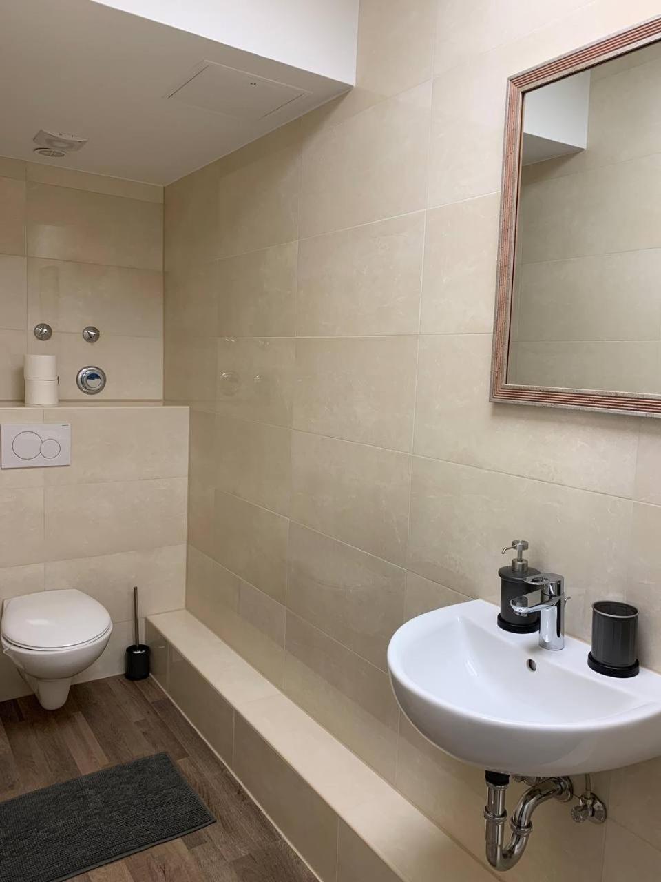 Central Private Rooms In Popular Neighborhood! Colónia Exterior foto
